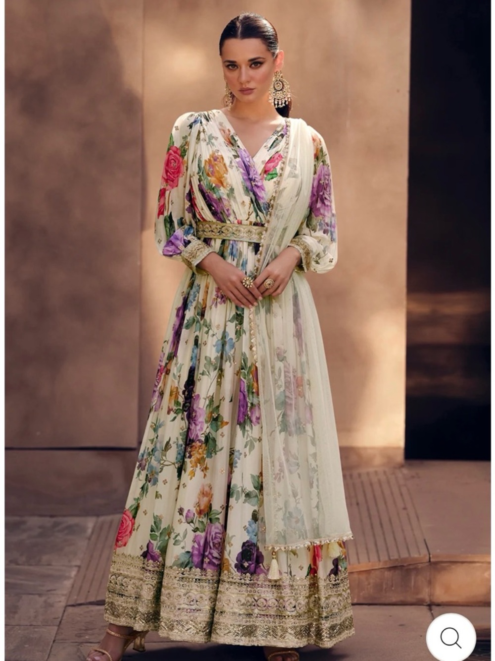 Indian Dress and Dupatta Ivory Floral Gold & Sequins
Anarkali Gown and Dupatta